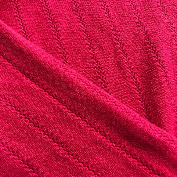 Red long sleeve - Picture 4 of 5